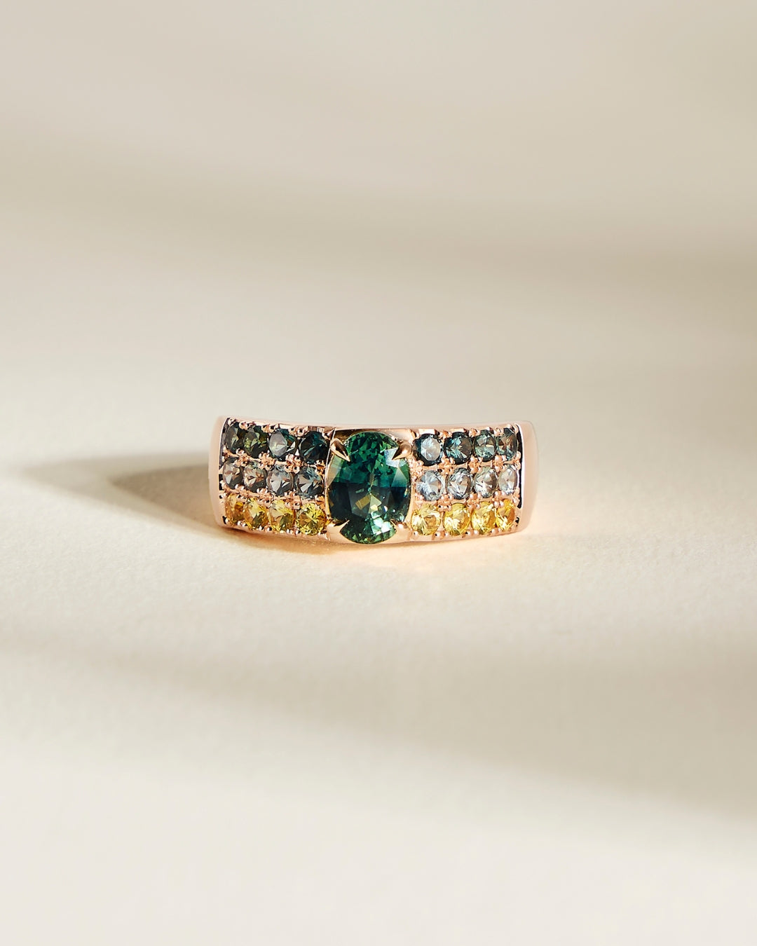 Bague de fiançailles avec saphir teal