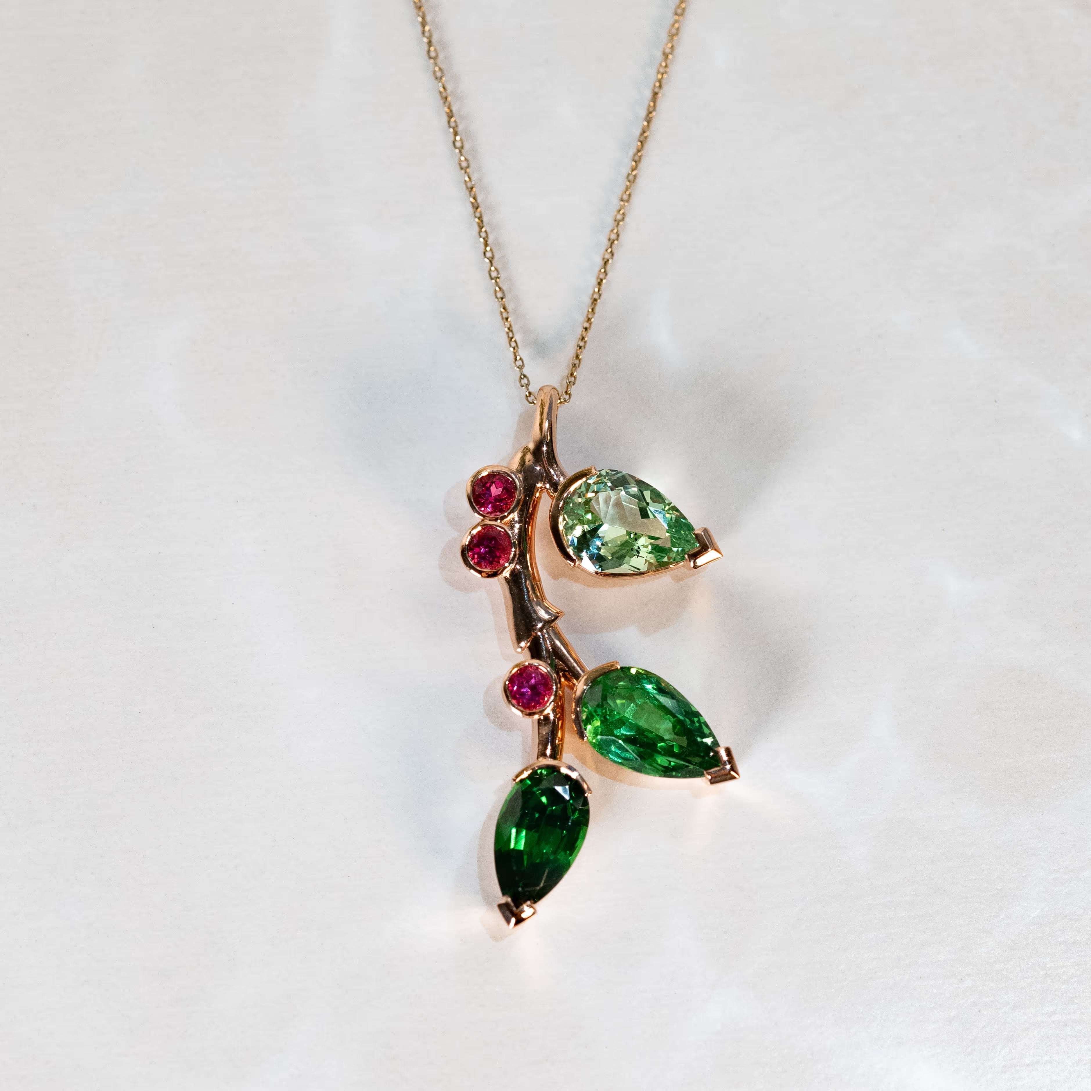 Pendentif cadeau avec tsavorite