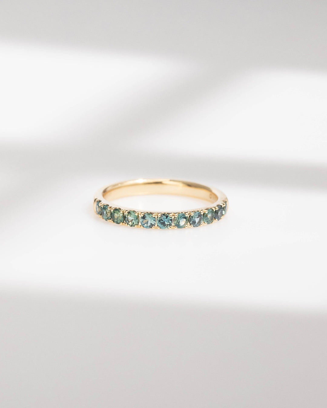 Bague de fiançailles saphir teal eternity