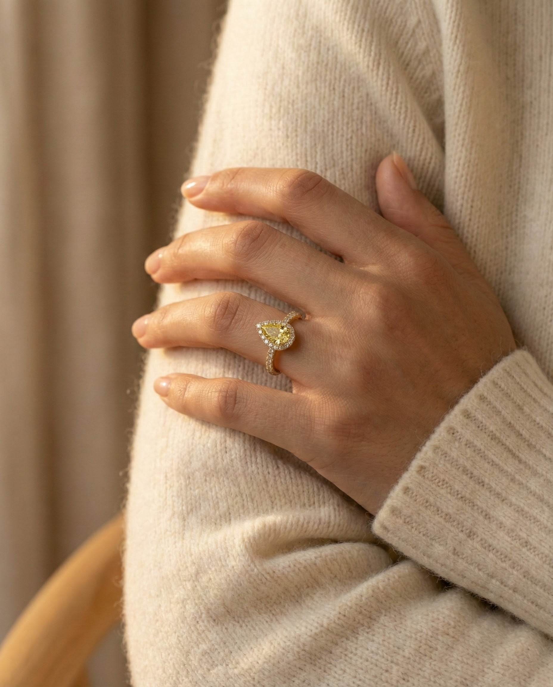 Gift ring with yellow sapphire