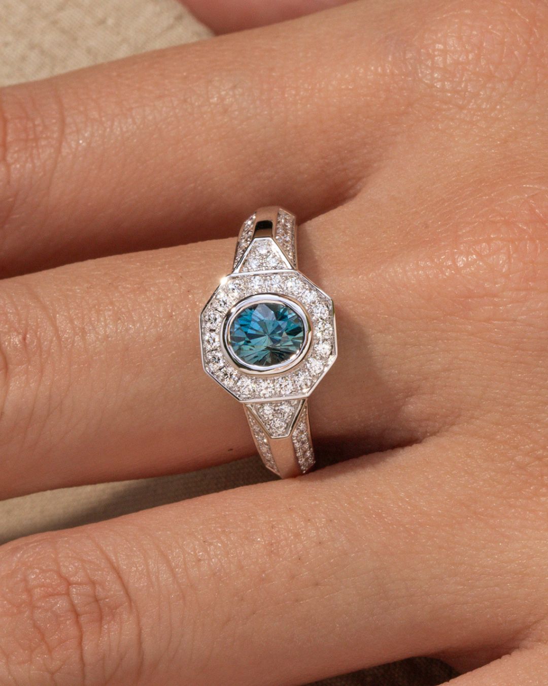 Bague de fiançailles avec Saphir Teal