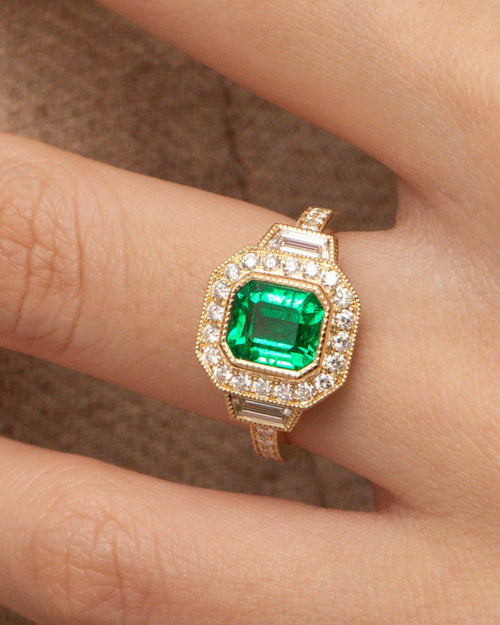 Bague de fiançailles avec Emeraude