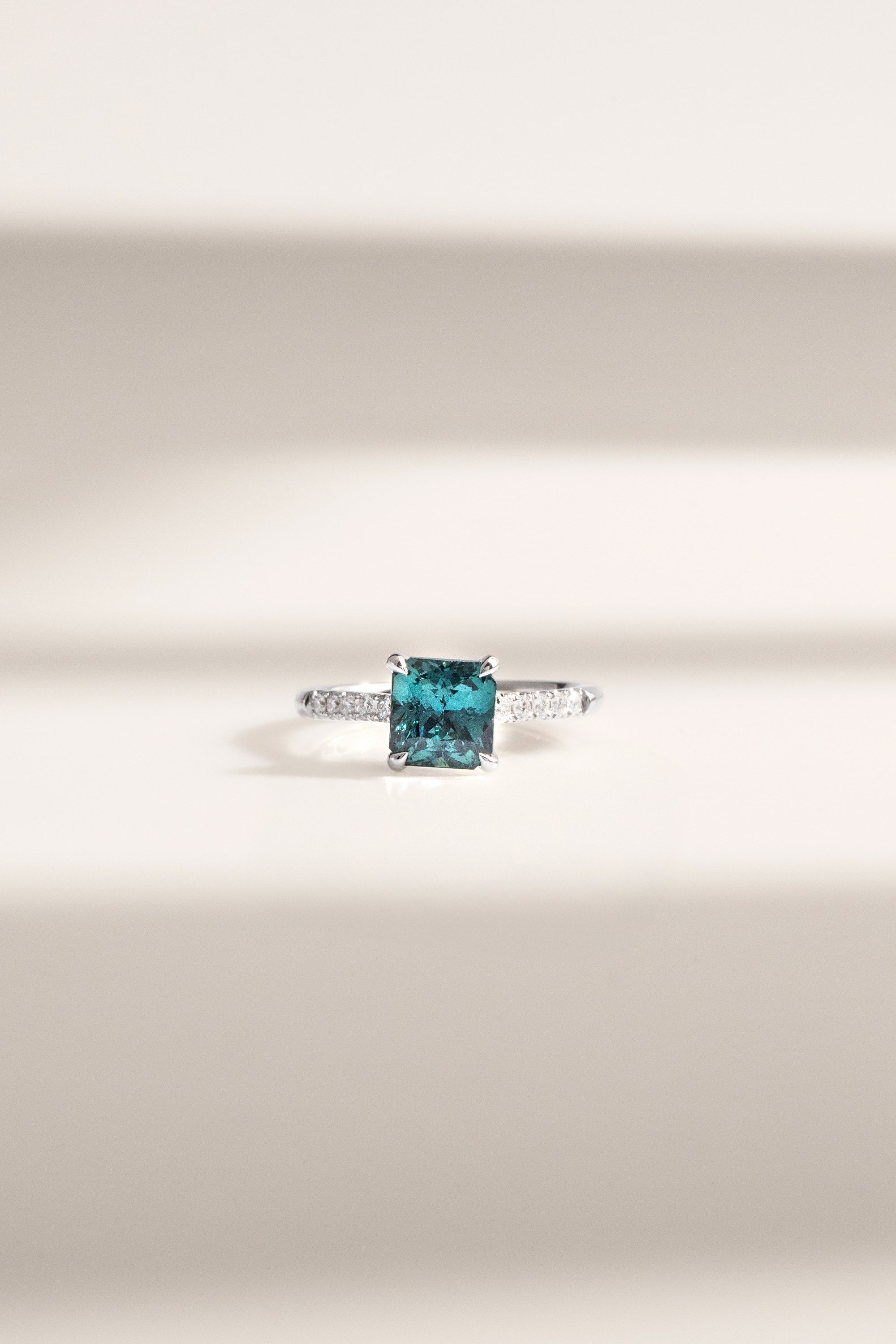 Bague de fiançailles avec Saphir Teal