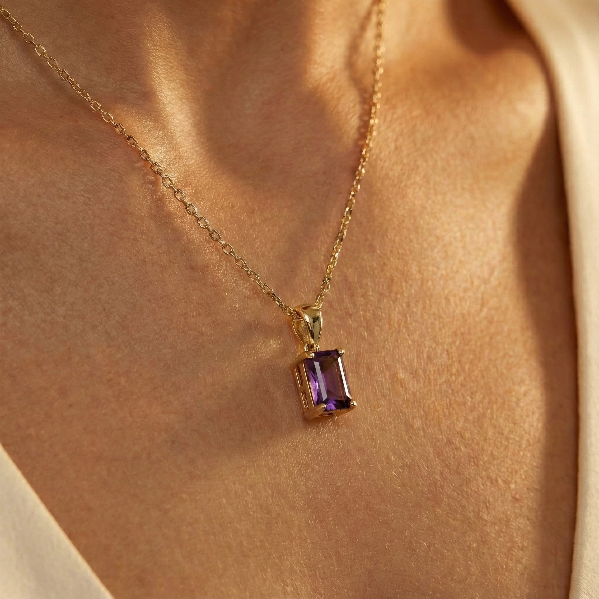 Pendant with amethyst from Brazil