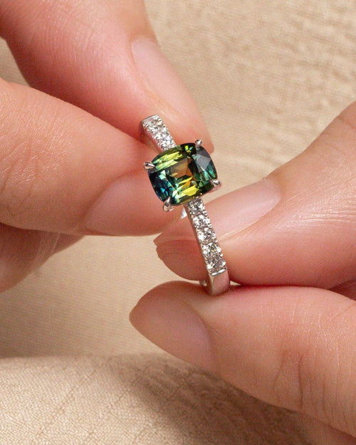 Bague d'anniversaire avec Saphir Bicolore
