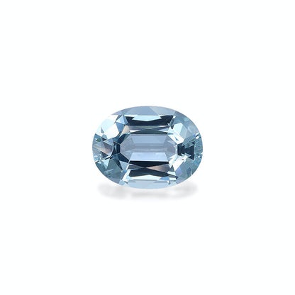 L'exquise Aigue-Marine de 5,35 ct de Bonnot Paris est une pierre précieuse ovale facettée avec une teinte bleu pâle captivante, sertie sur un fond blanc uni.