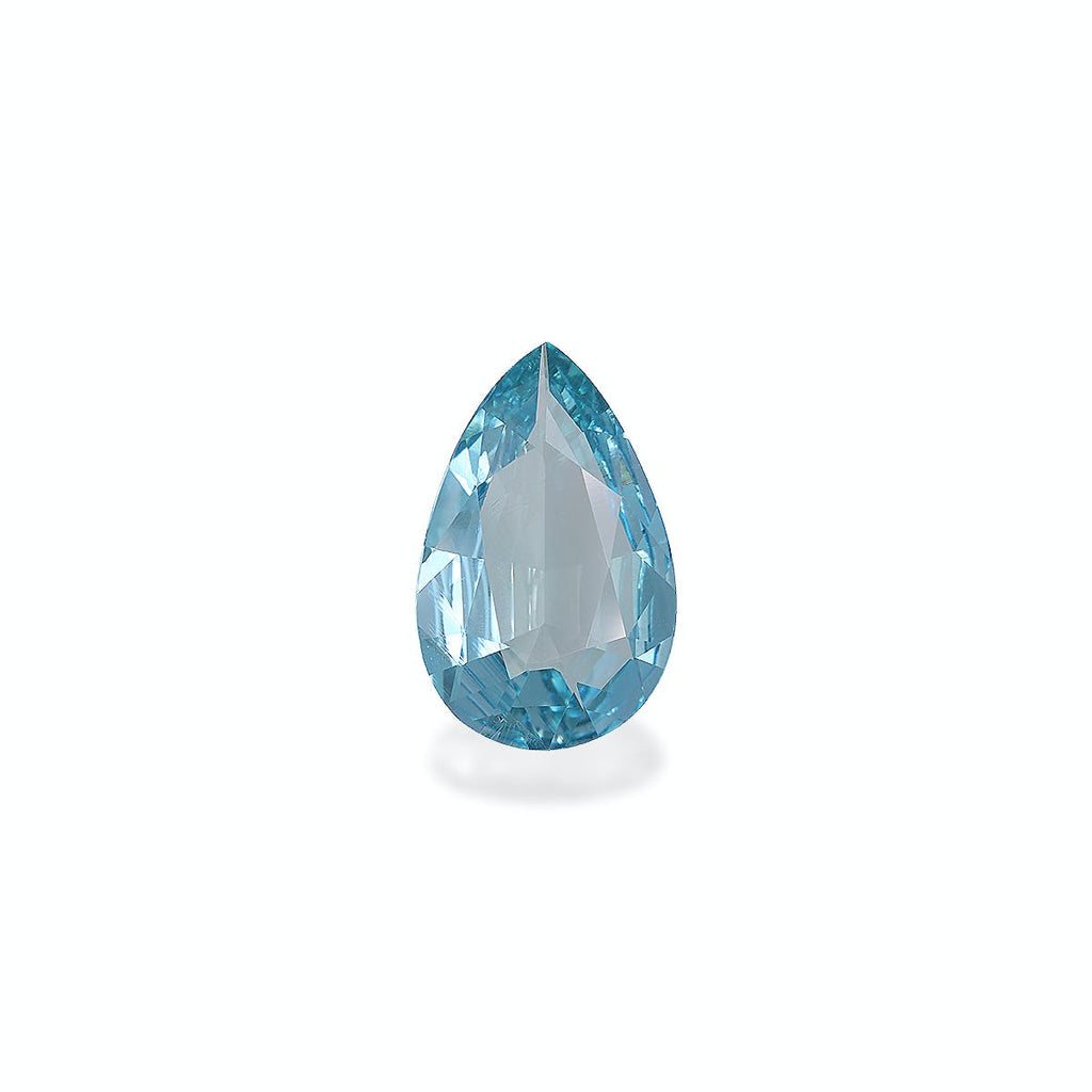 L'Aigue-Marine · 6,21 ct de Bonnot Paris, avec sa silhouette en forme de larme, rayonne de sophistication tandis que ses facettes bleues captivent la lumière sur un simple fond blanc.