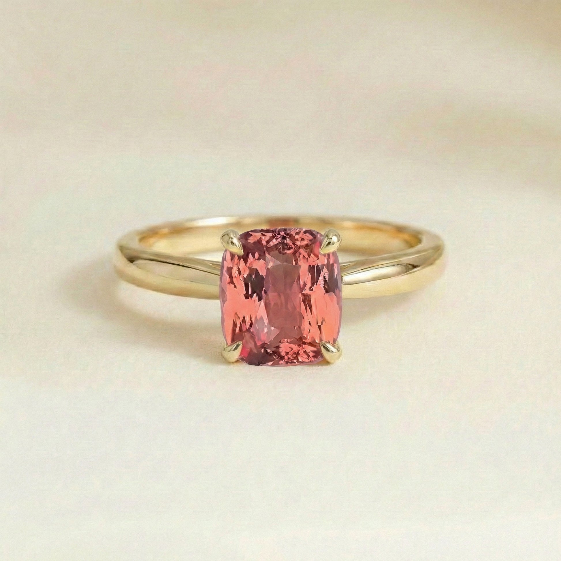 Bague Saphir Padparadscha Solitaire or jaune