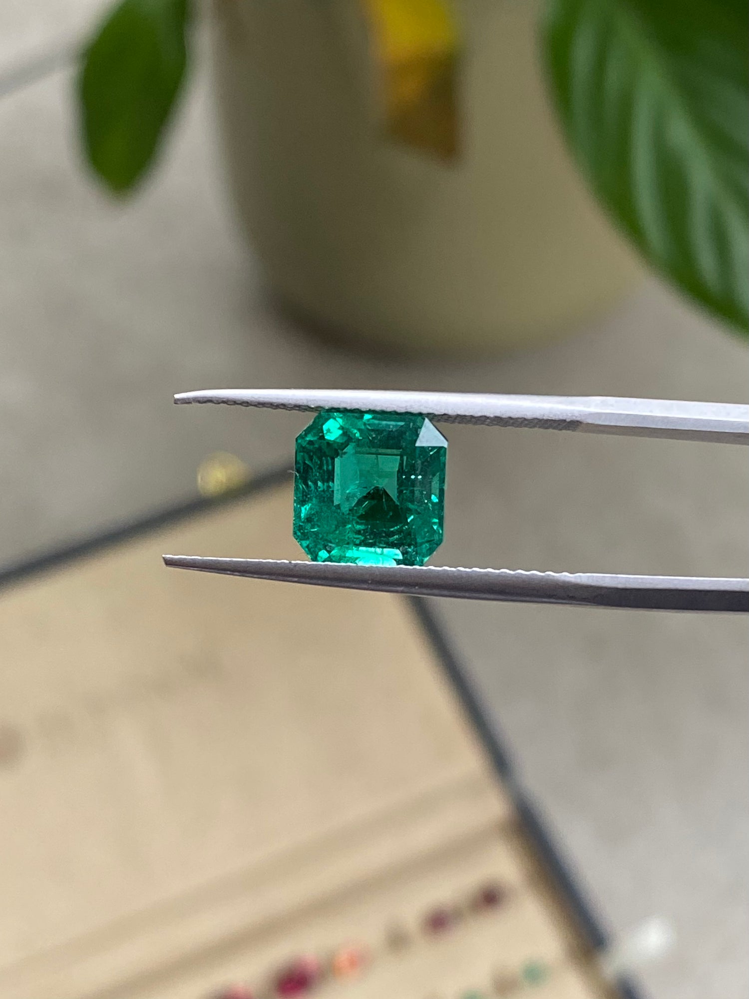 Emeraude 3,76ct, originaire de Zambie, vue principale | Bonnot Paris