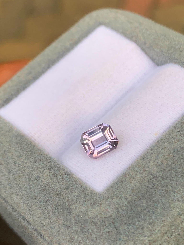Lavender spinel emerald 1,03ct