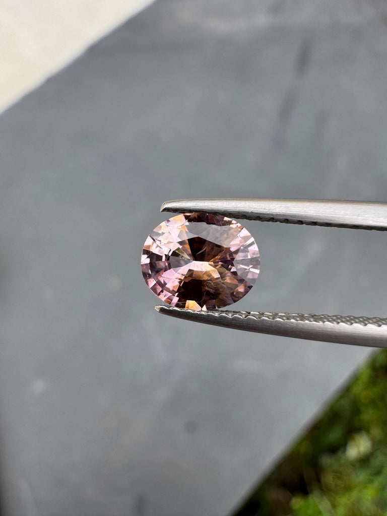 Live053 - Saphir 1,33ct NH