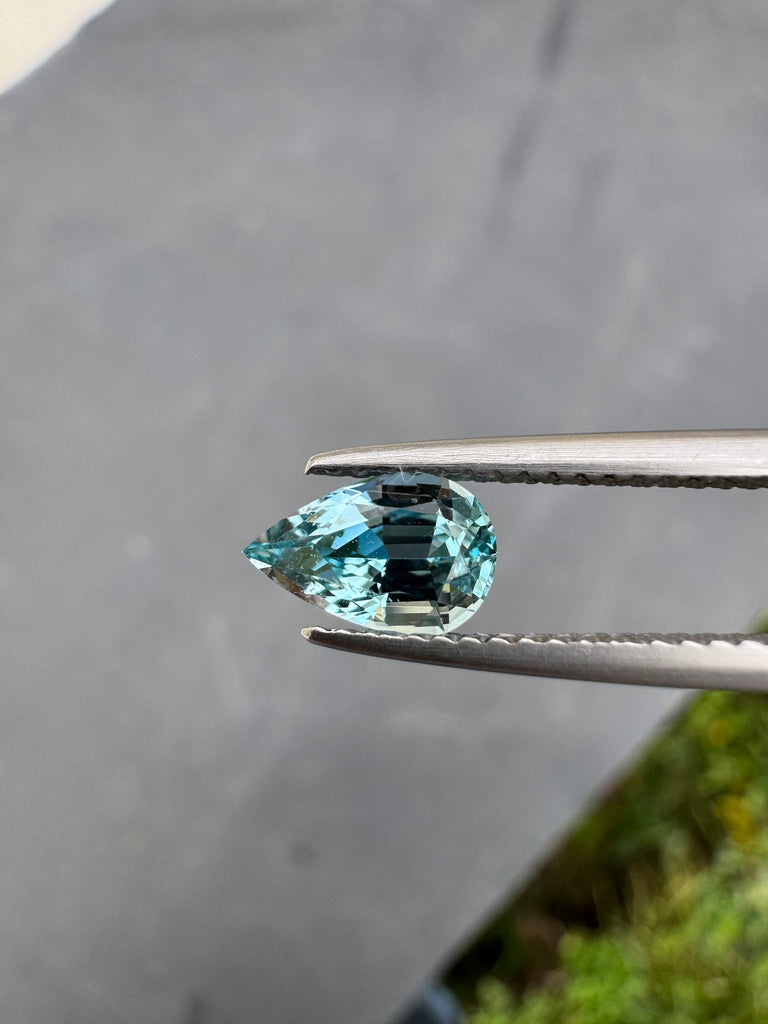 Aigue-marine bleue du Brésil, taille émeraude, 3.6ct - En vente sur Aigue-marine bleue du Brésil, taille émeraude, 3.6ct - En vente sur