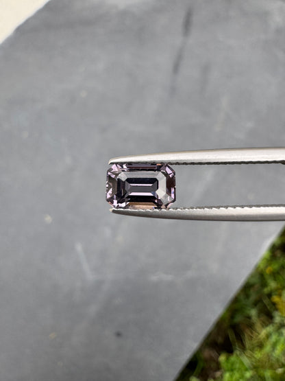 Spinelle gris • 1,71ct