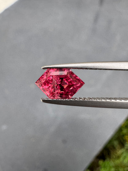 Spinelle Mahenge • 2,03ct