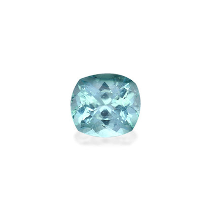 Une Tourmaline Paraïba de Bonnot Paris, pierre précieuse taille coussin de 0,32 ct, d'un bleu translucide à facettes reflétant la lumière, sertie sur un fond blanc uni.