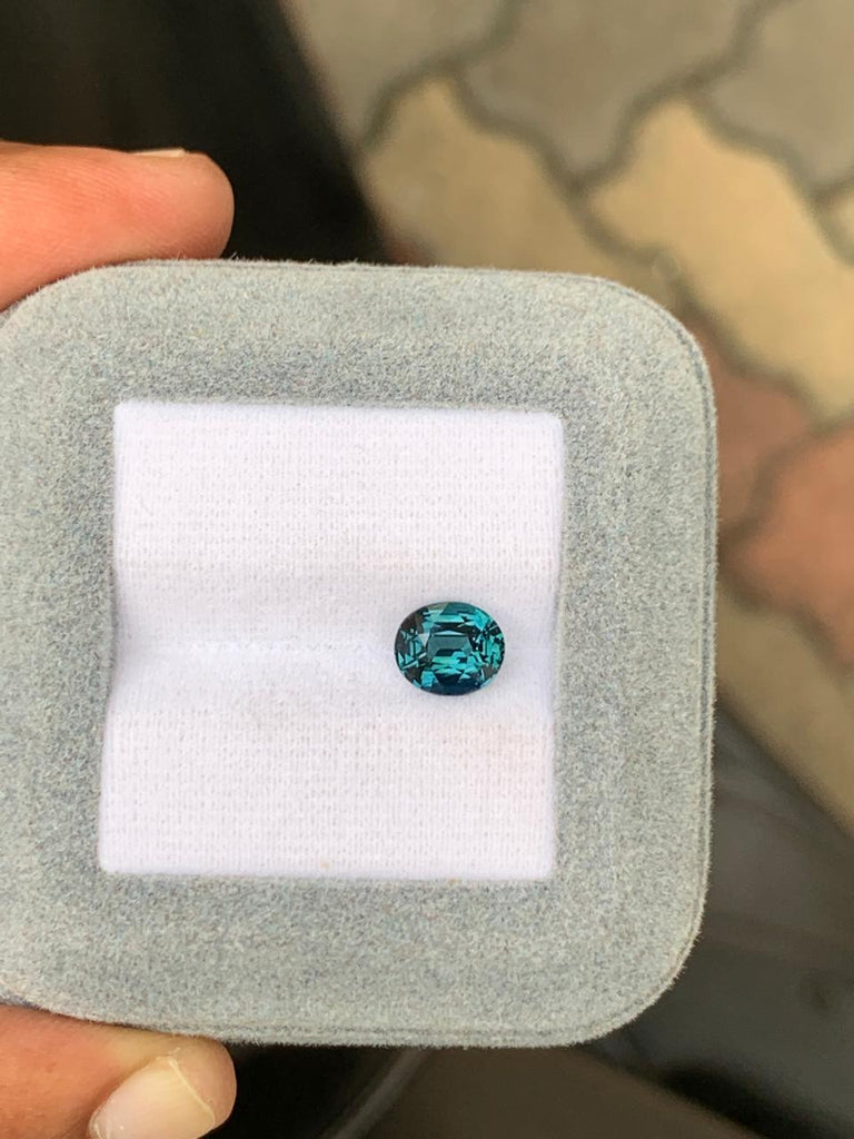 pierre précieuse verte ovale