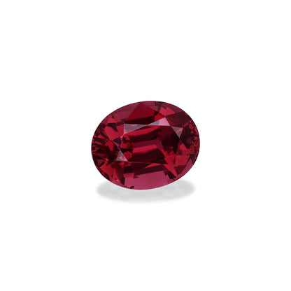 La Tourmaline Rose · 3,4 ct de Bonnot Paris, une pierre précieuse rouge brillante de taille ovale, est présentée sur un fond blanc uni.