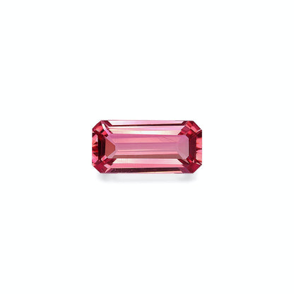 La Tourmaline Rose Bonnot Paris de 3,95 carats est une pierre rose rectangulaire aux bords biseautés, présentant un dégradé allant du rose foncé au rose clair. Sa surface brillante souligne sa clarté et se détache sur un fond blanc uni.