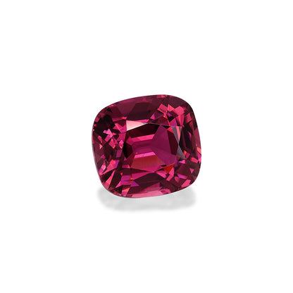 La Tourmaline Rose de 5,96 carats de Bonnot Paris est une pierre précieuse rose vif, taille coussin, aux multiples facettes qui captent la lumière. Polie, elle offre une couleur claire et éclatante sur un fond blanc uni.