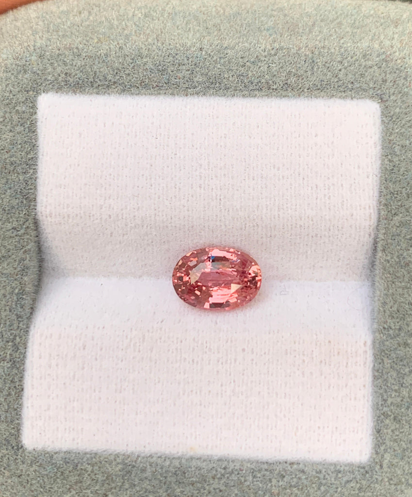 Padparadscha Sapphire Oval 1,55ct
