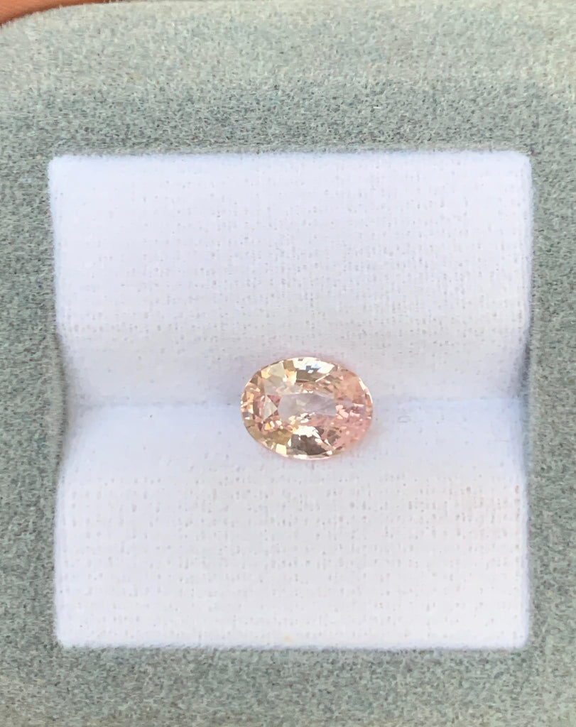 Peach Sapphire Oval 2,05ct