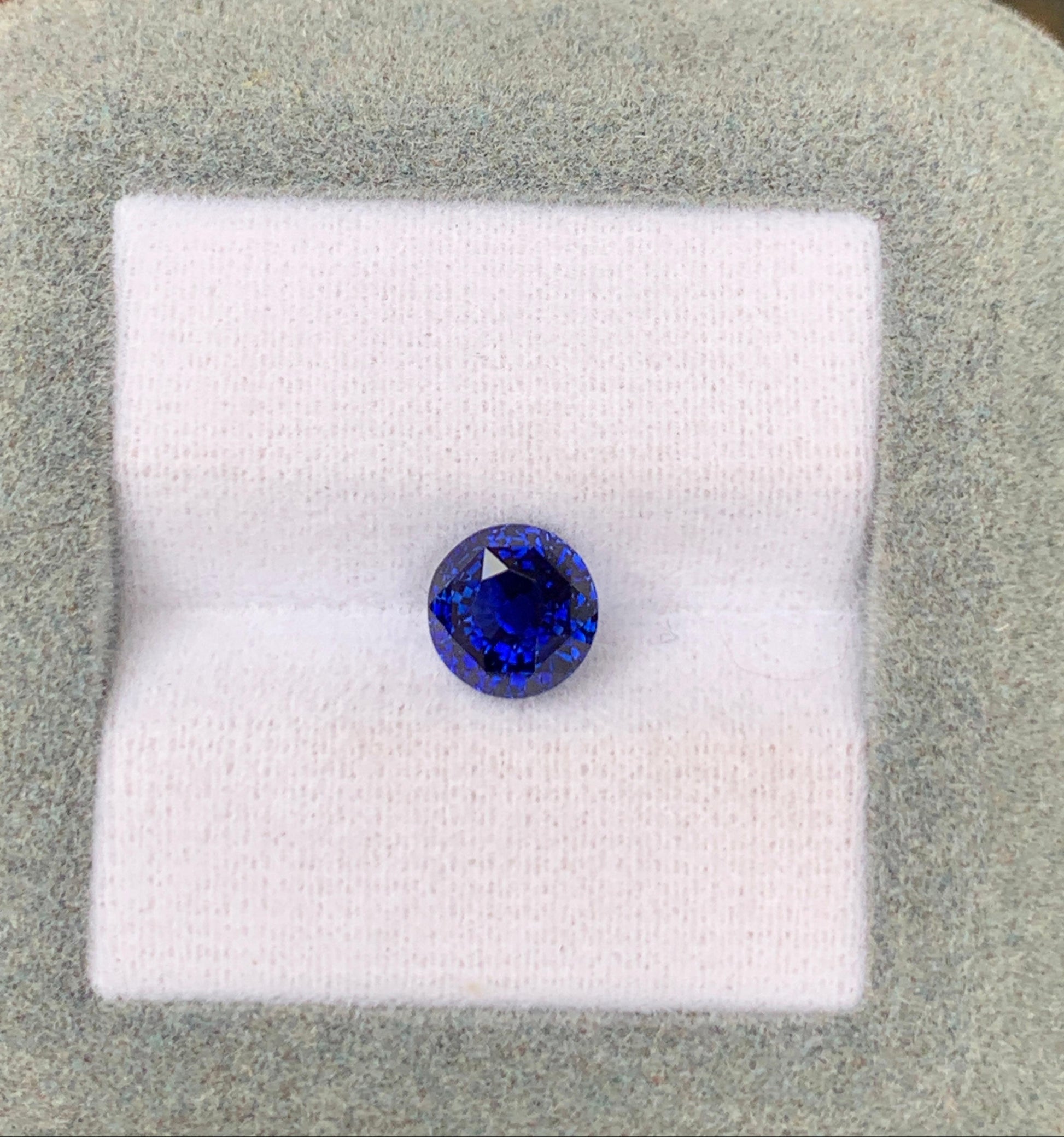 Royal Blue Sapphire Round 2,10ct