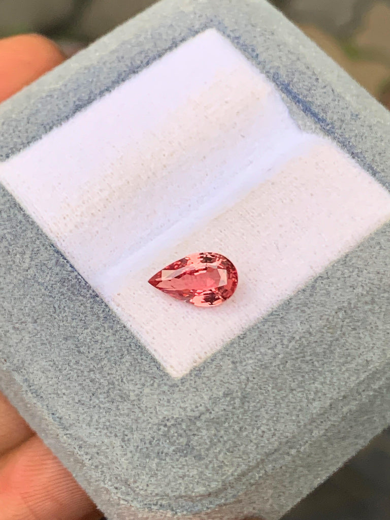 Saphir Padparadscha de Madagascar
