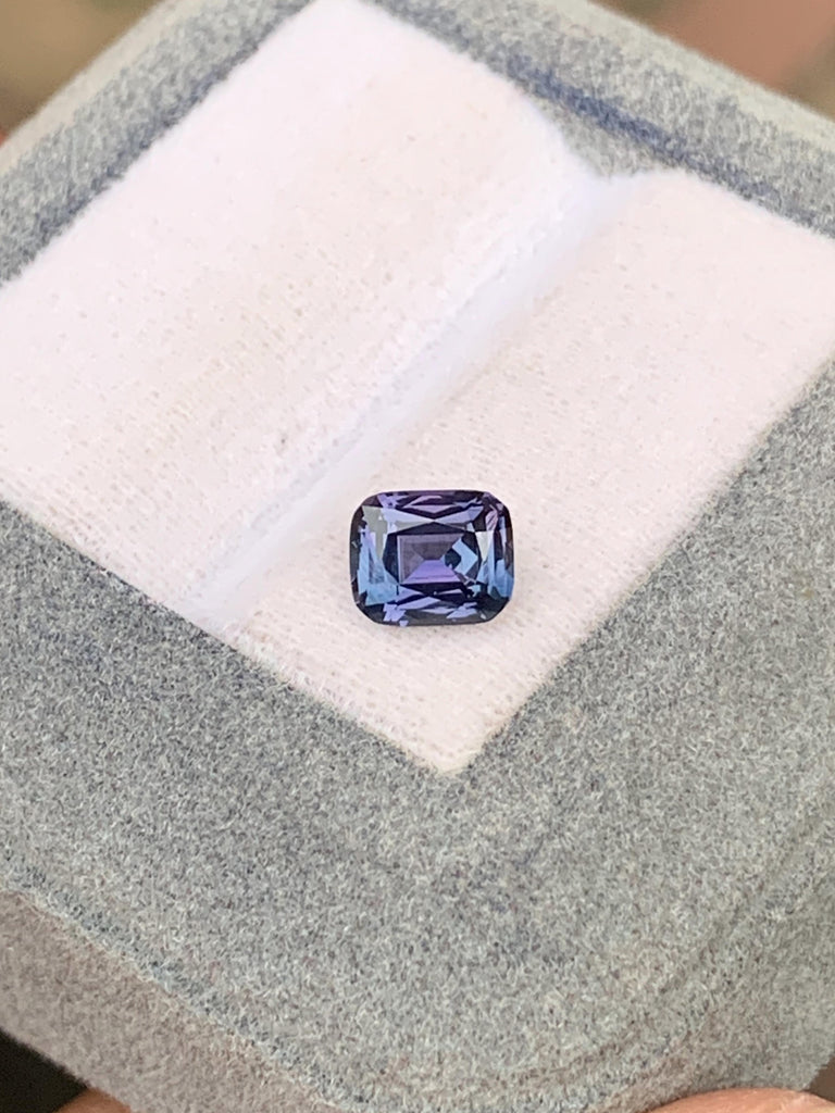 Saphir bicolore 1,31ct, aus Sri Lanka, Qualität Eye Clean, vue principale | Bonnot Paris