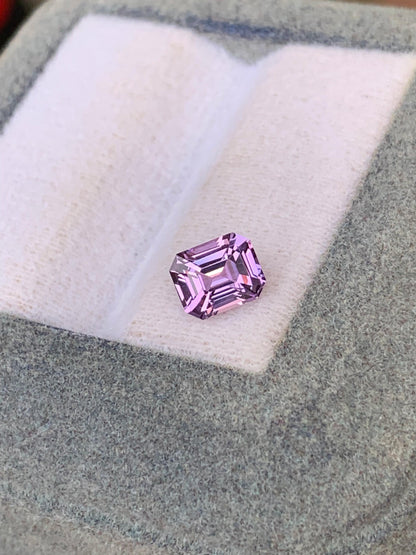 Saphir violet du Sri Lanka