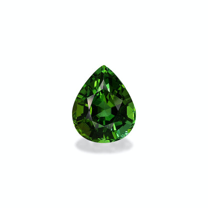 Une pierre précieuse facettée en forme de poire, d'un vert profond et vif, de la collection Tourmaline Verte de Bonnot Paris (6,6 ct) sertie sur un fond blanc uni.