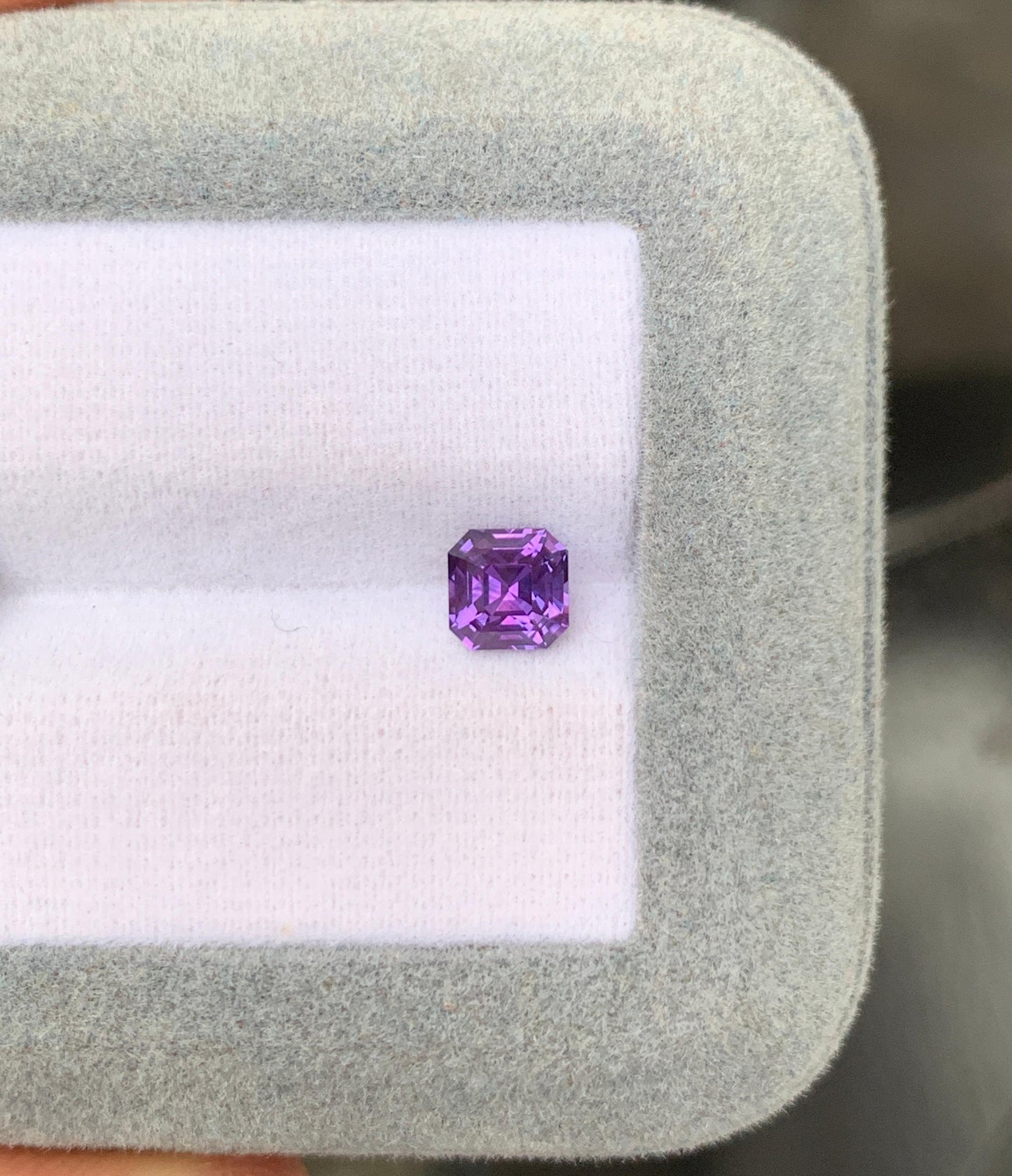 Violet  Sapphire Emerald 1,04ct photo 2