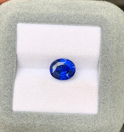 Vivid Blue Sapphire oval cut 3.30ct
