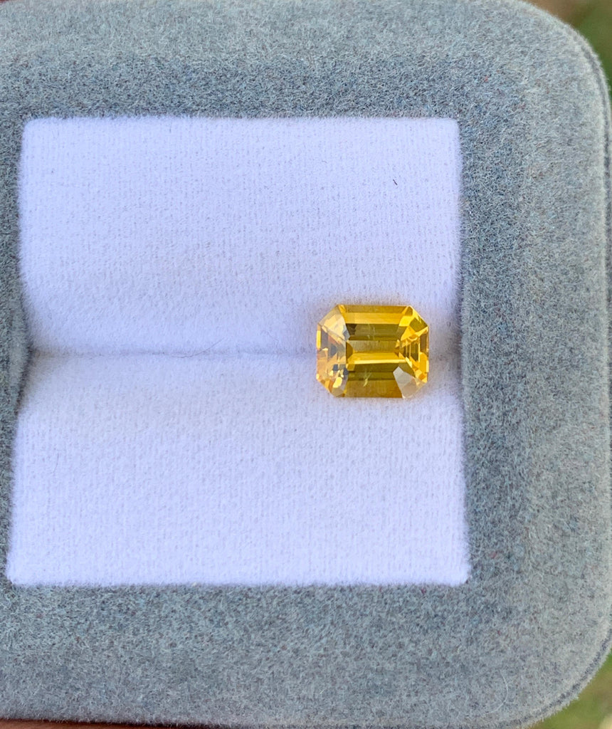 aphir-jaune-émeraude-2-03ct