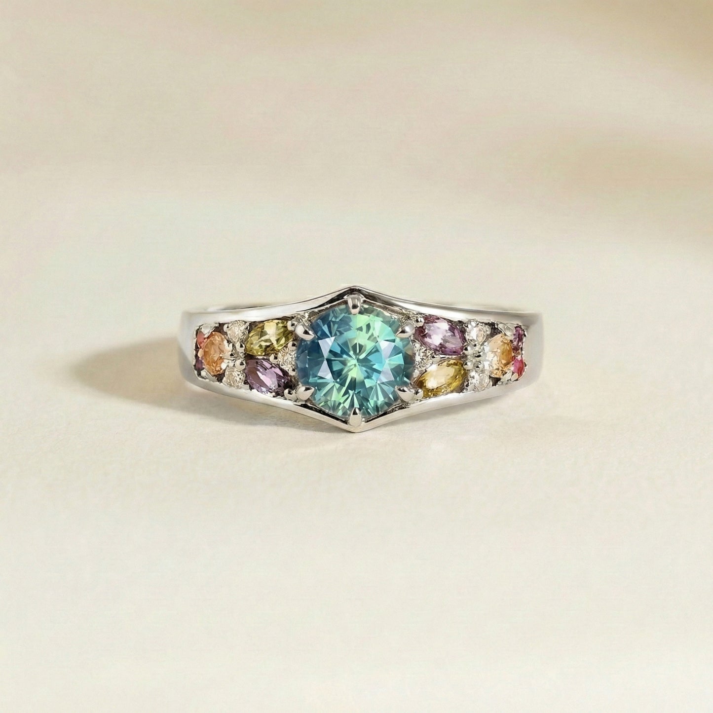 bague moder avec saphir teal rond et saphirs multicolores or blanc