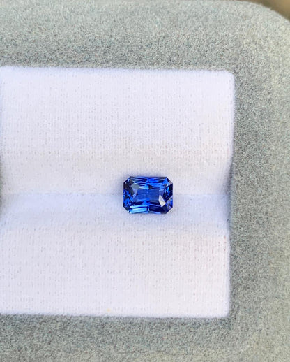 ce-saphir-bleu-radiant-1-19-ct-photo-2