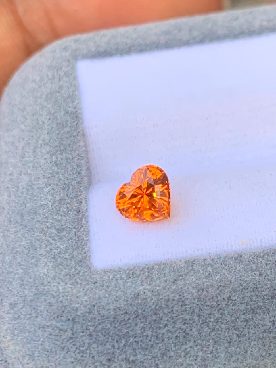 grenat-mandarin-heart-1-15-ct-photo-1