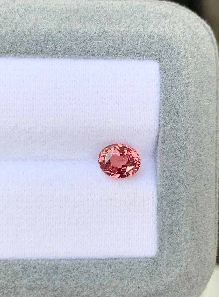 padparadscha-saphir-ovale-1-52ct-photo-1