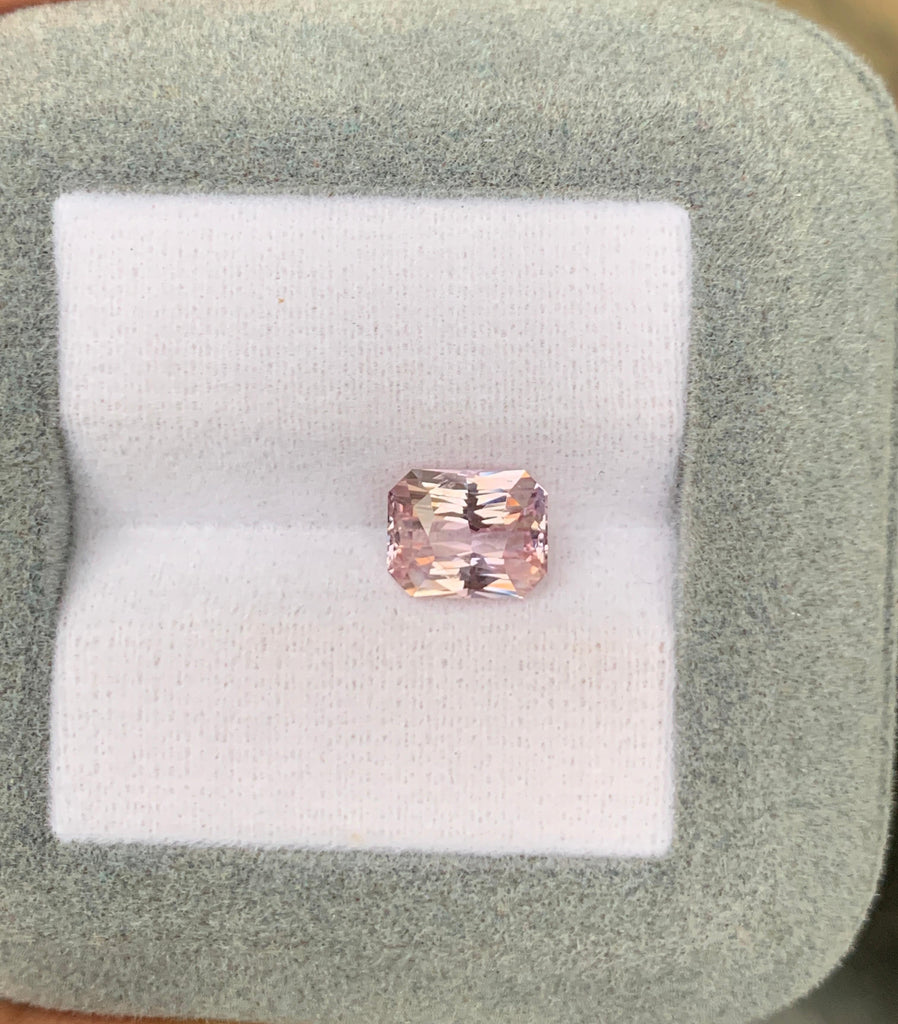 peach sapphire radiant 2.20ct  photo 1
