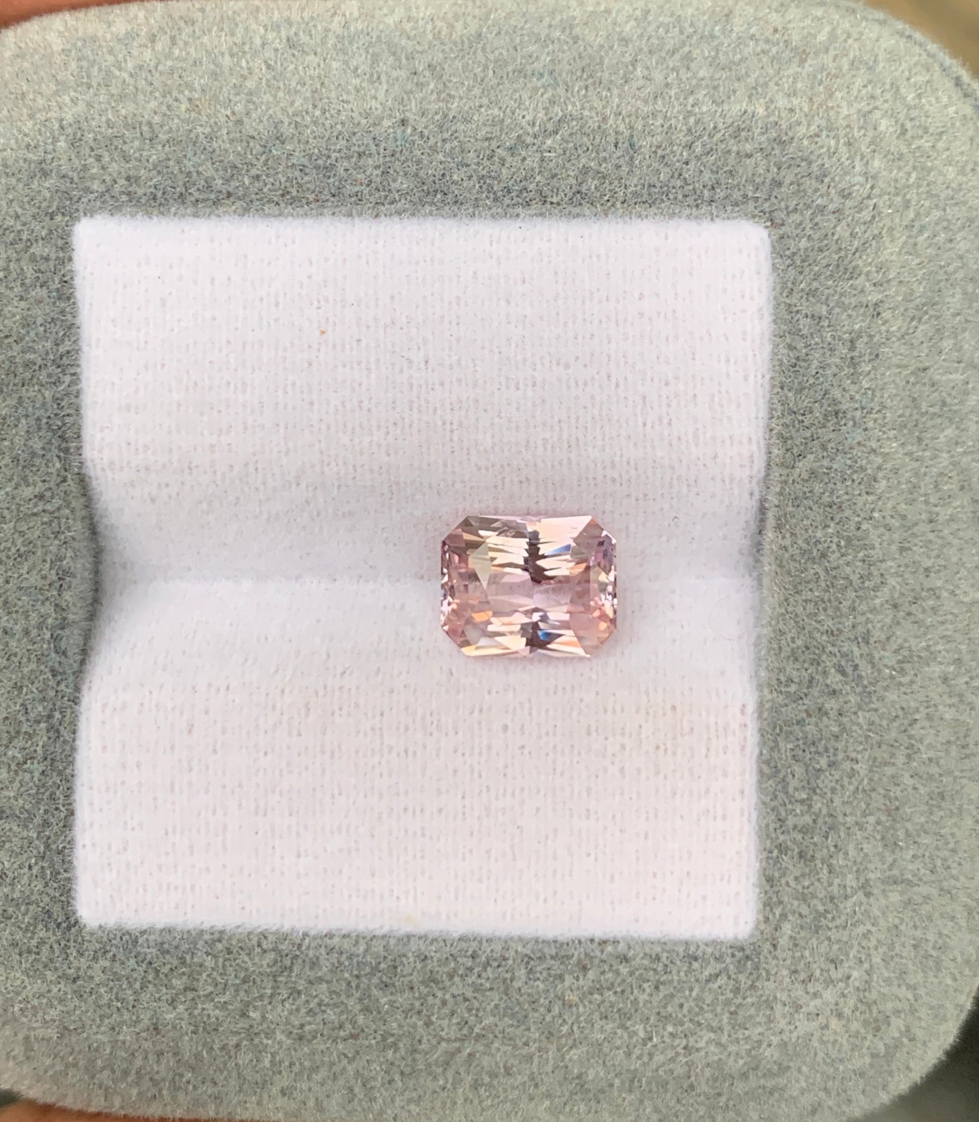 peach sapphire radiant 2.20ct  photo 2