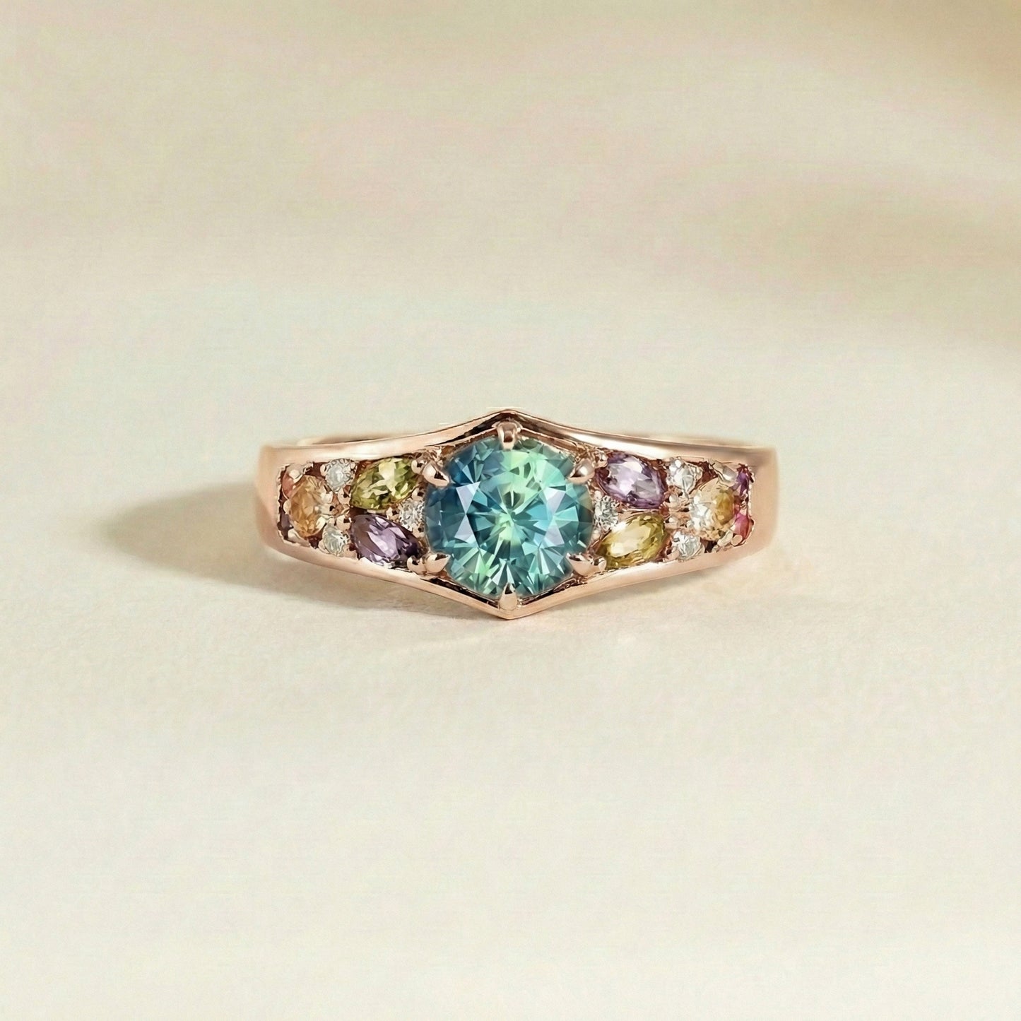 Anillo Zafiro Teal Moderno - vista a escala | Joyería Bonnot Paris — Bonnot Paris