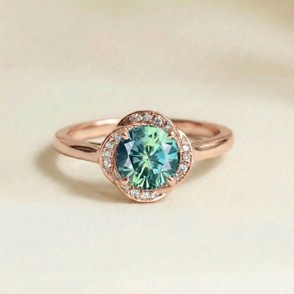 Ring Sapphire Teal Neutral - scale view | Jewellery Bonnot Paris