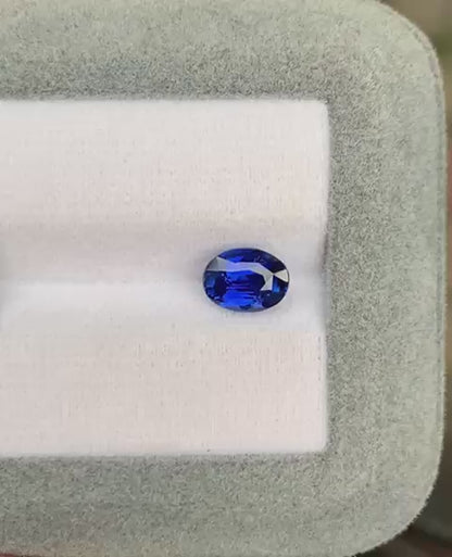 saphir-bleu-ovale-2-02ct-video-2