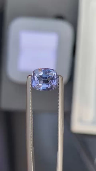 spinelle-gris-coussin-1-80ct-video-1