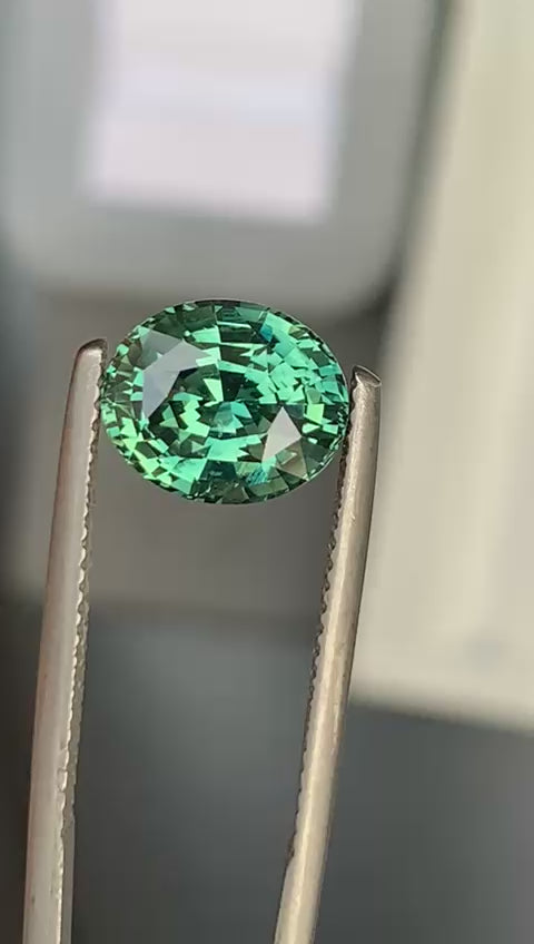 saphir-teal-ovale-4-03-ct-video-1