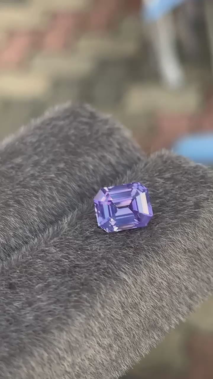 saphir-violet-émeraude-1-51-ct-video-2