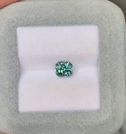 saphir-teal-radiant-1-52ct-video-2