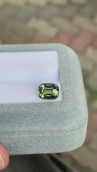 saphir-vert-coussin-allongé-3-25ct-video-2