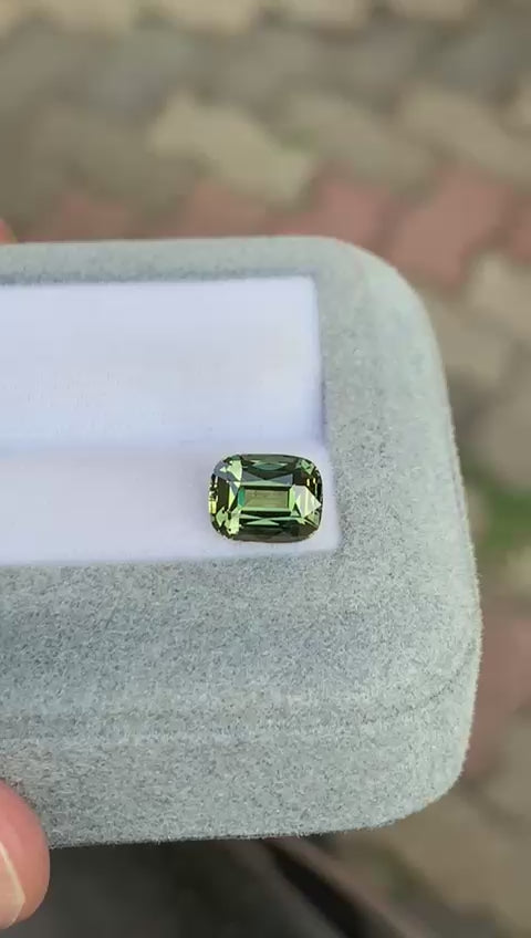 saphir-vert-coussin-allongé-3-25ct-video-2