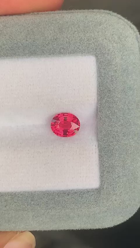 spinelle-rose-ovale-1-06-ct-video-2