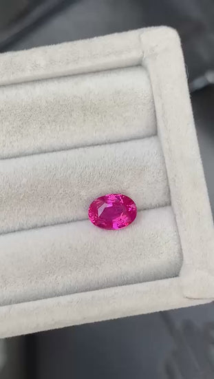 saphir-rose-ovale-2-02ct-video-2
